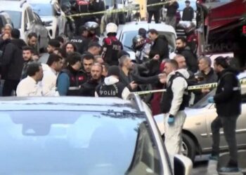 AKP’nin Küçükçekmece adayına silahlı saldırı