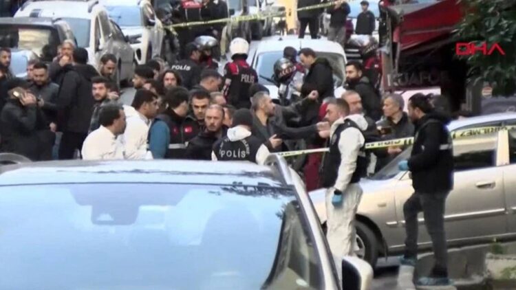 AKP’nin Küçükçekmece adayına silahlı saldırı