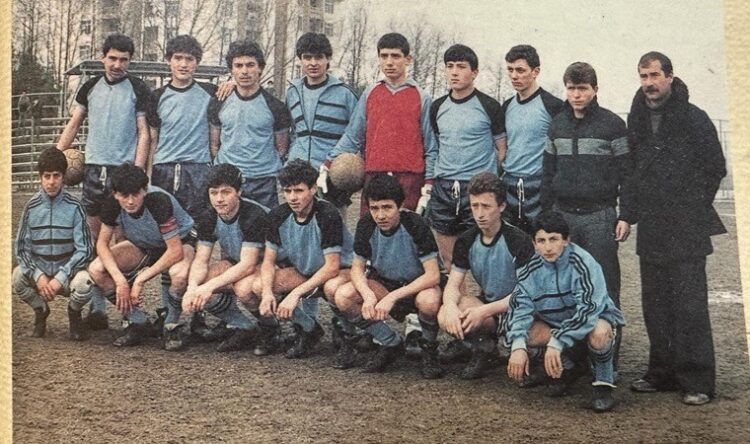 İmamoğlu’nun futbolcu olduğu dönemden bir fotoğraf ortaya çıktı
