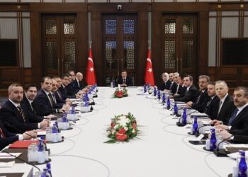 EKK’den enflasyon ve cari açık mesajı!