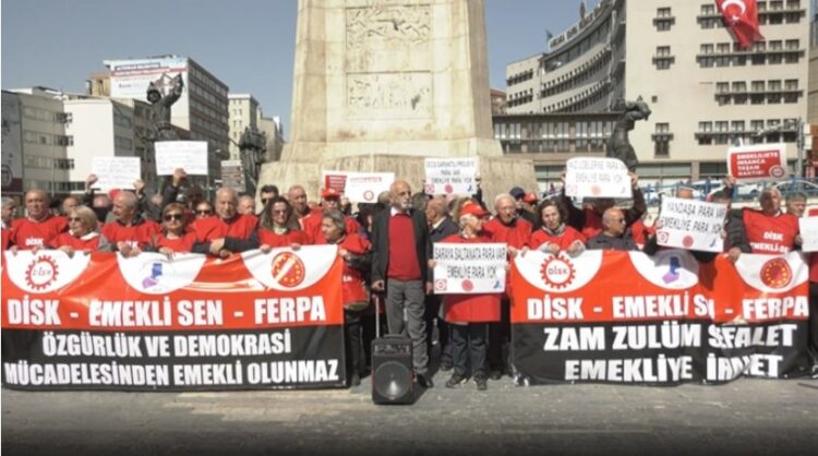Emekliler Ankara’da hükümete tepki gösterdi