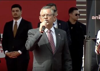 Özel’den 17 bakanın Murat Kurum için sahaya çıkmasına tepki