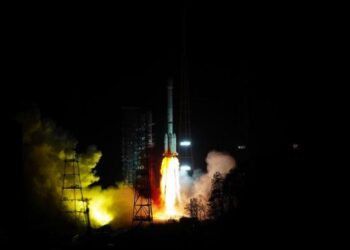 Çin, yüksek yörüngeli internet hizmetleri uydusunu uzaya fırlattı