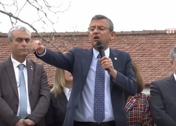 Özgür Özel: “Dipsiz kuyuları yaratan da sizsiniz, emekliyi dipsiz kör kuyulara atıp unutan da”
