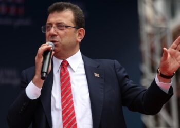 İmamoğlu ‘vaatlerini hatırlamadın’ diyenleri tiye aldı