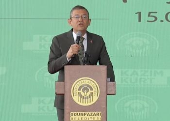 Özgür Özel’den eski İYİ Partili isme sert tepki