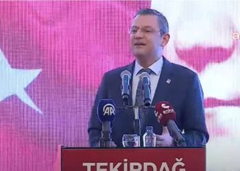 Özgür Özel’den Erdoğan’a rozet eleştirisi