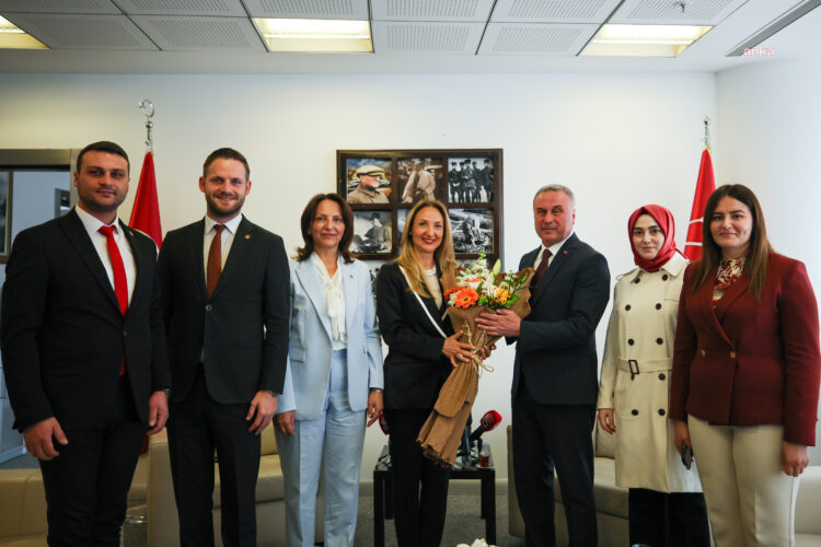 AK Parti-CHP bayramlaşmasında gündem Filistin ve seçimler