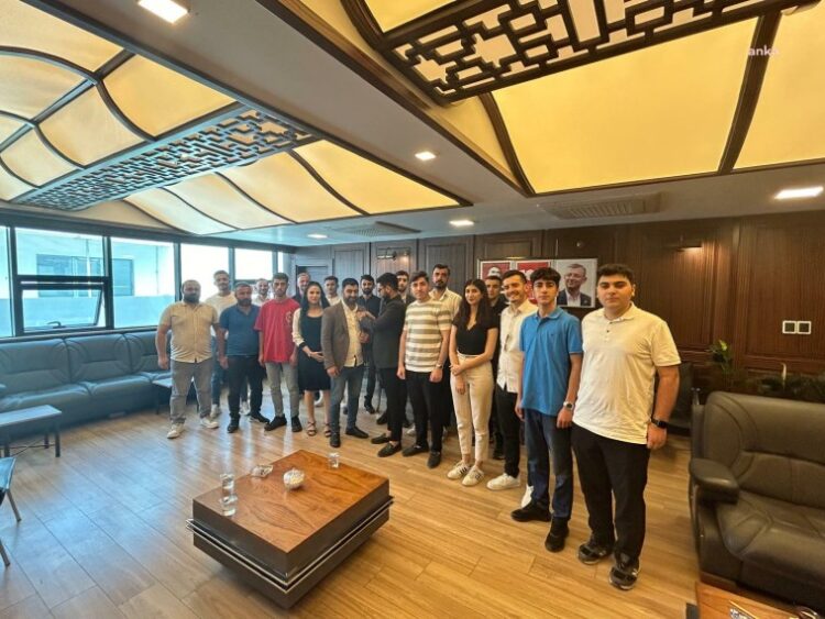 AKP’den istifa edip CHP’ye katıldılar