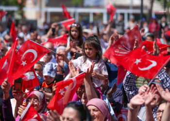 Özgür Özel: “Kavgayı halk için, çiftçi için işçi, esnaf için, emekli için ederim”
