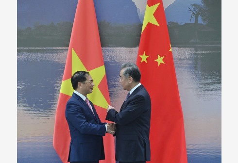 Çin Dışişleri Bakanı Wang Yi, Vietnamlı mevkidaşı ile görüştü