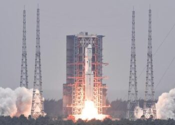 Çin Ay’ın keşfi çalışmalarında kullanılacak röle uydusunu devreye aldı