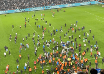 Trabzonspor’a ve Fenerbahçeli futbolculara cezalar açıklandı