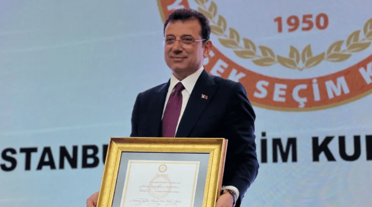 İmamoğlu üçüncü kez mazbatasını aldı: ‘Bu mazbata 16 milyonundur!’