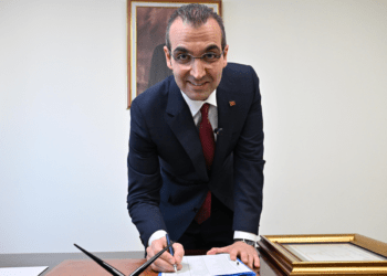 Şişli’nin yeni Belediye Başkanı Resul Emrah Şahan görevi teslim aldı