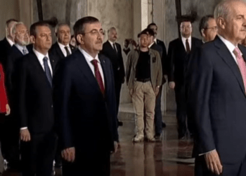 23 Nisan törenine siyasi parti liderlerinden yalnızca Özgür Özel katıldı