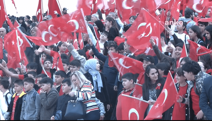 Binlerce çocuk 23 Nisan’da Anıtkabir’e akın etti