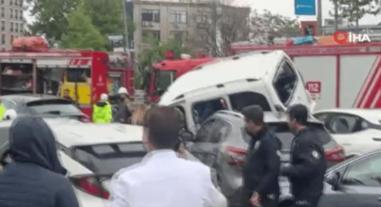 Beşiktaş’ta zincirleme kaza…