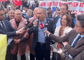 Atanamayan öğretmenler Ankara’da eylem yaptı