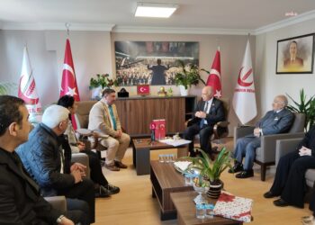 YRP’li Uğurlu: “Özgür Bey’in beyanatlarını dinliyorum, işte devlet adamı böyle olur”