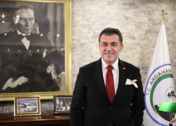 Ardahan İl Seçim Kurulu, mazbatanın CHP’li Faruk Demir’e verilmesine karar verdi