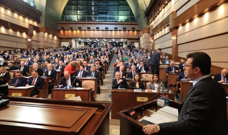 İBB Meclisi’nde partilerin koltuk sayıları belli oldu