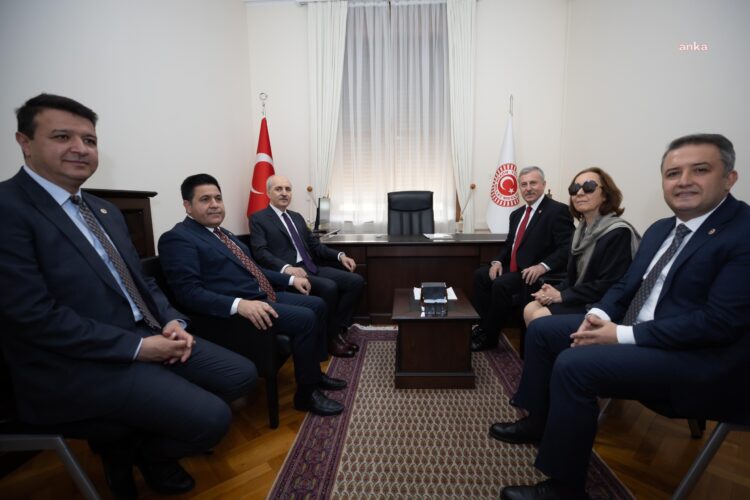 Kurtulmuş, yeni anayasa çalışmaları için Saadet – Gelecek grubunu ziyaret etti