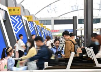Çin’de İşçi Bayramı tatilinin ilk gününde tren seyahatlerinde rekor kırıldı