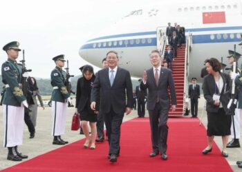 Çin Başbakanı: Çin’in mega pazarı yabancı sermayeli şirketlere her zaman açık