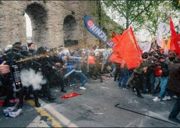 İstanbul’da ‘1 Mayıs’ baskınları: 27 kişi gözaltına alındı