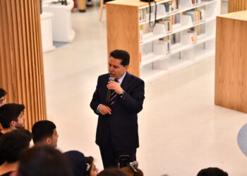 Esenyurt Belediye Başkanı Özer, “Motivasyon Buluşması”nda gençlerle bir araya geldi