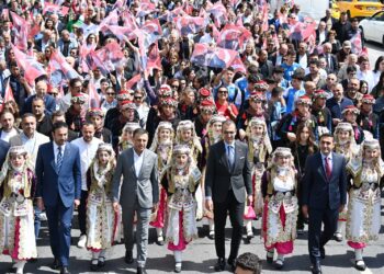 İstanbul’un üç ilçesi ‘Atatürk’ün İzinde’ yürüdü