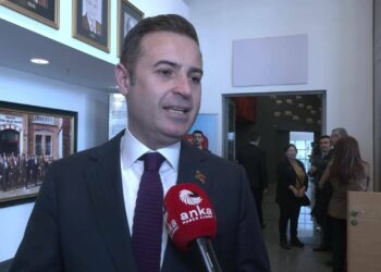 Balıkesir Büyükşehir Belediye Başkanı Akın, suya yüzde 15 indirim yapılacağını açıkladı