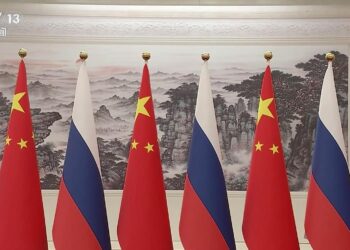 Çin Cumhurbaşkanı Xi, resmi ziyaret için Beijing’de bulunan Putin ile görüştü