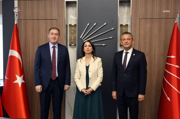 DEM Parti’den CHP’ye ziyaret…