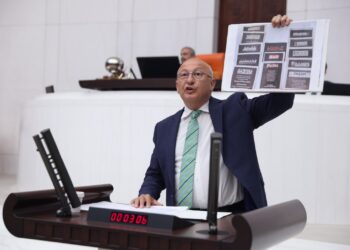 CHP’li Çakırözer: “Gazeteden, haberden tasarruf olmaz!”