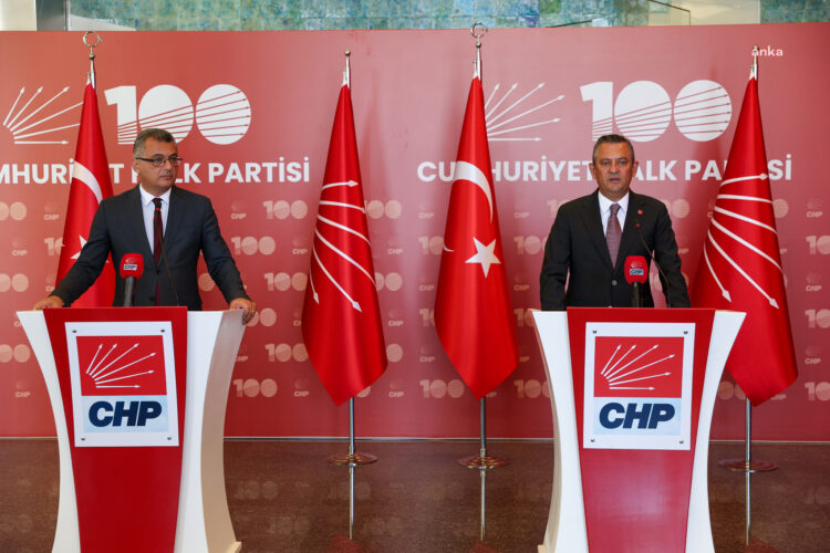 Özgür Özel: “Kıbrıs’ın haklı davasını takip etmeye devam edeceğiz”