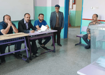 Yerel seçimlerin tekrarlandığı 3 ilçe ve 4 beldede oy kullanma işlemleri sona erdi