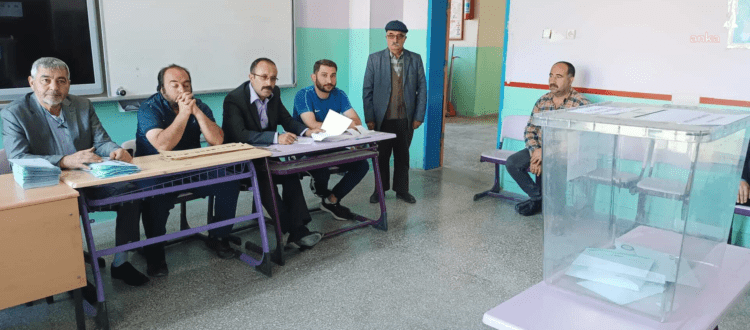 Yerel seçimlerin tekrarlandığı 3 ilçe ve 4 beldede oy kullanma işlemleri sona erdi