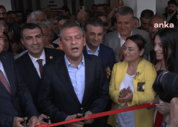 Özgür Özel: “CHP il binaları herkesin baba evidir”