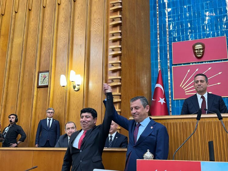 İYİ Parti’den istifa eden Aykut Kaya CHP’ye katıldı