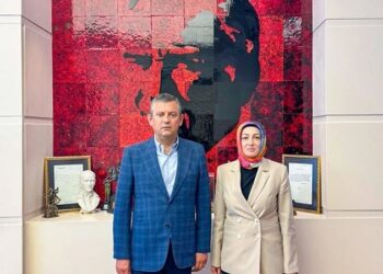 Özgür Özel’den ‘Winner Ceket’ açıklaması: ‘Bir kere de biz giyelim ne olacak?