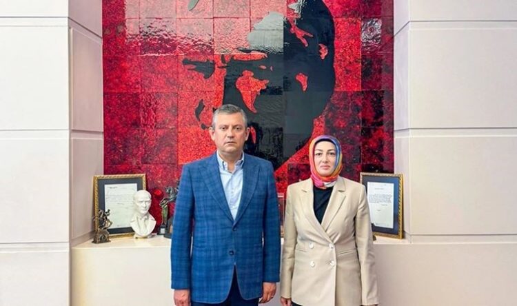 Özgür Özel’den ‘Winner Ceket’ açıklaması: ‘Bir kere de biz giyelim ne olacak?