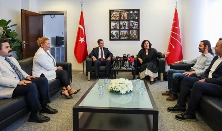 DEM Parti’nin CHP’ye ziyaretinde konu kayyum…