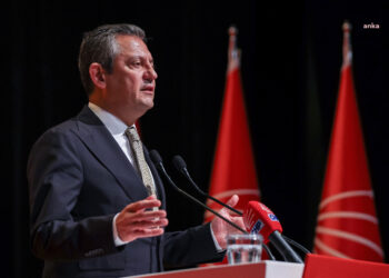 Özgür Özel, TBB başkanlık seçimleri öncesinde CHP’li delegelerle bir araya geldi