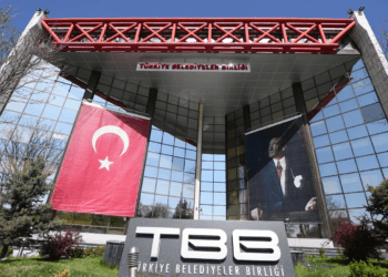 CHP’li Zeybek, TBB seçimleri öncesi partilerle görüştü