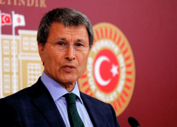 Yusuf Halaçoğlu parti kurdu, adını sosyal medyadan duyurdu
