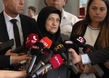 Sinan Ateş’in annesi ve ablasından Özgür Özel’e ziyaret…