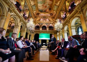 İmamoğlu: Gerçek liderlik, başkalarını da düşünerek hareket etmemizi gerektiriyor