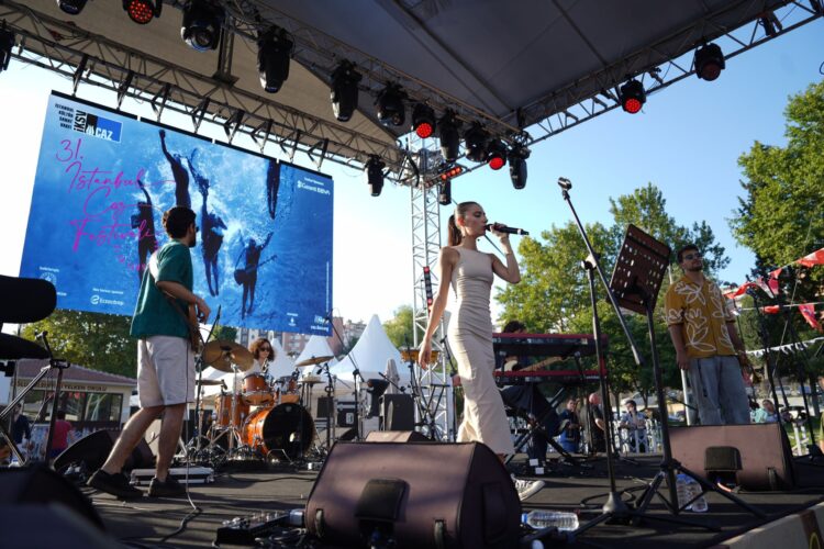 Beyoğlu sahilinde caz rüzgarı esti…